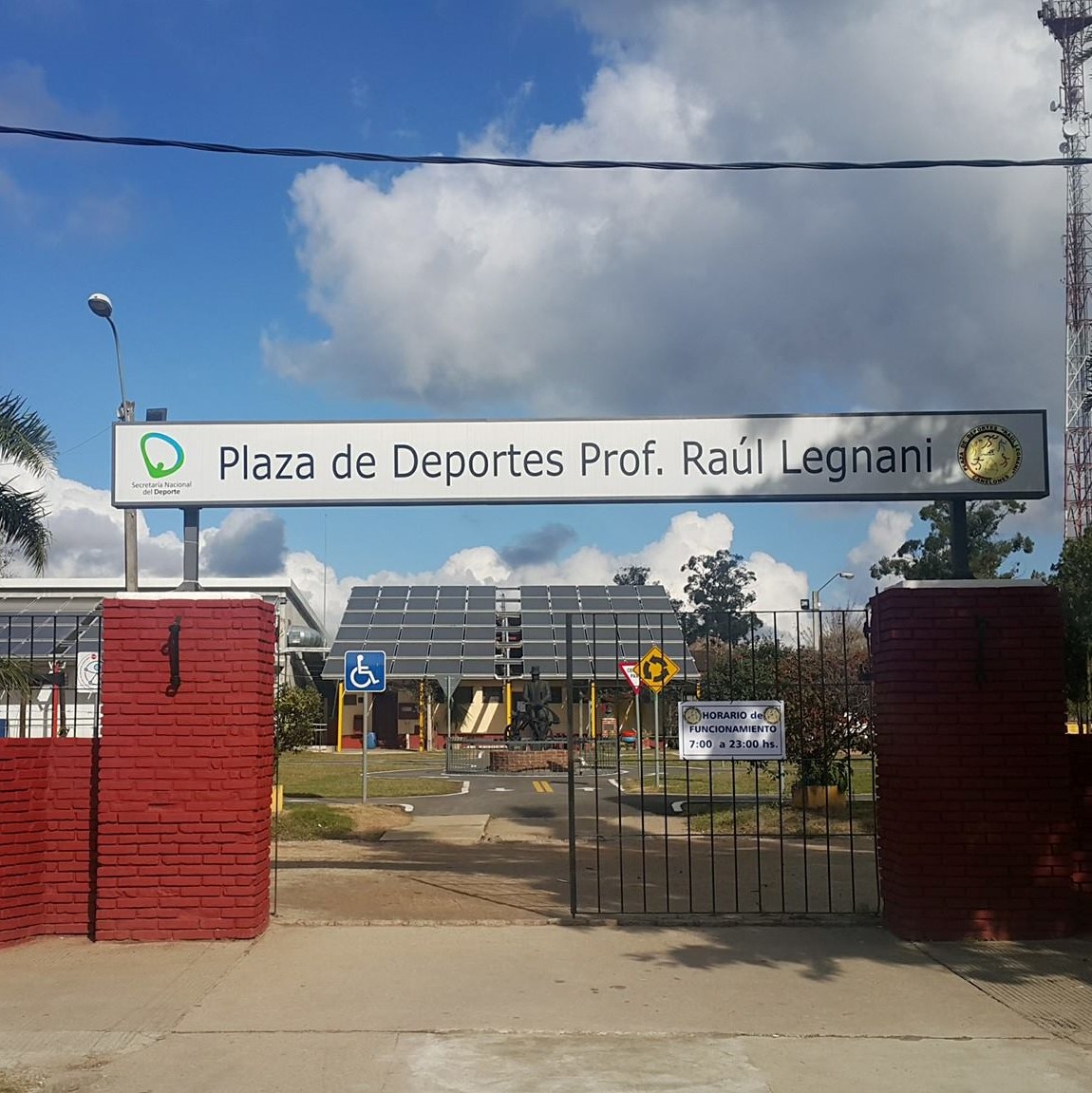 Plaza de Deportes “Prof. Raúl Legnani”