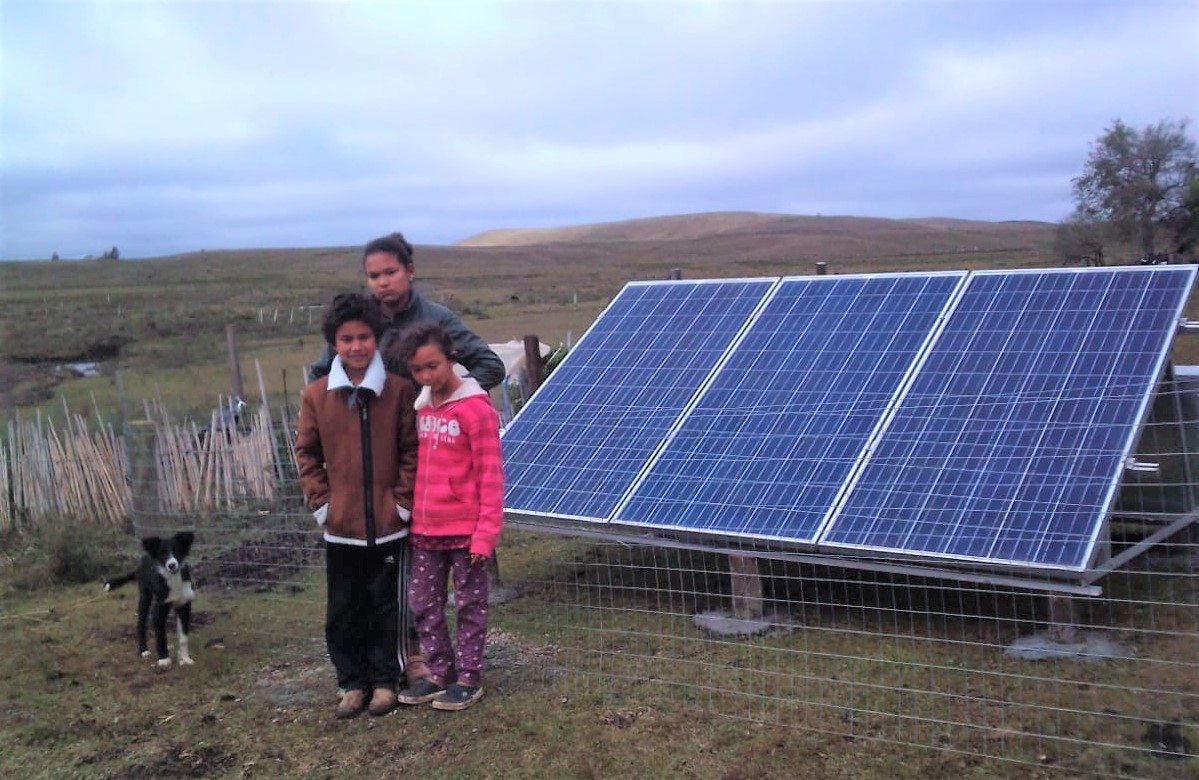 Uruguay 100% eléctrico: llegan kits fotovoltaicos a familias rurales de Salto