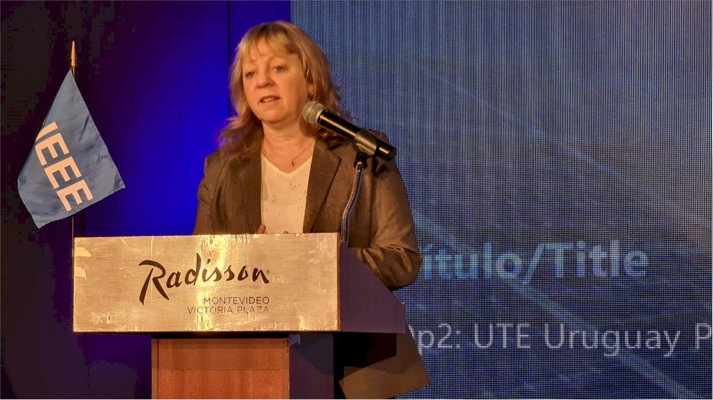 Presidenta de UTE exponiendo en Congreso Anual del Instituto de Ingeniería Eléctrica y Electrónica (IEEE) 