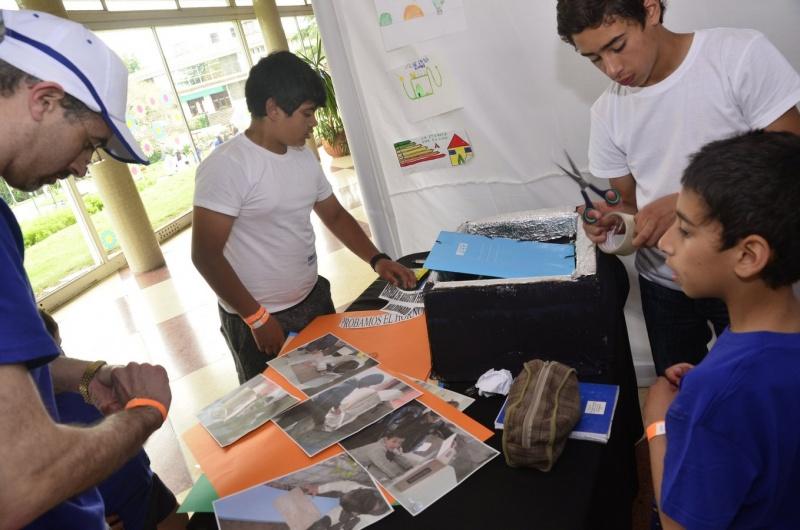 Los 7 chispitas (Escuela 26, Maldonado) en los últimos preparativos 