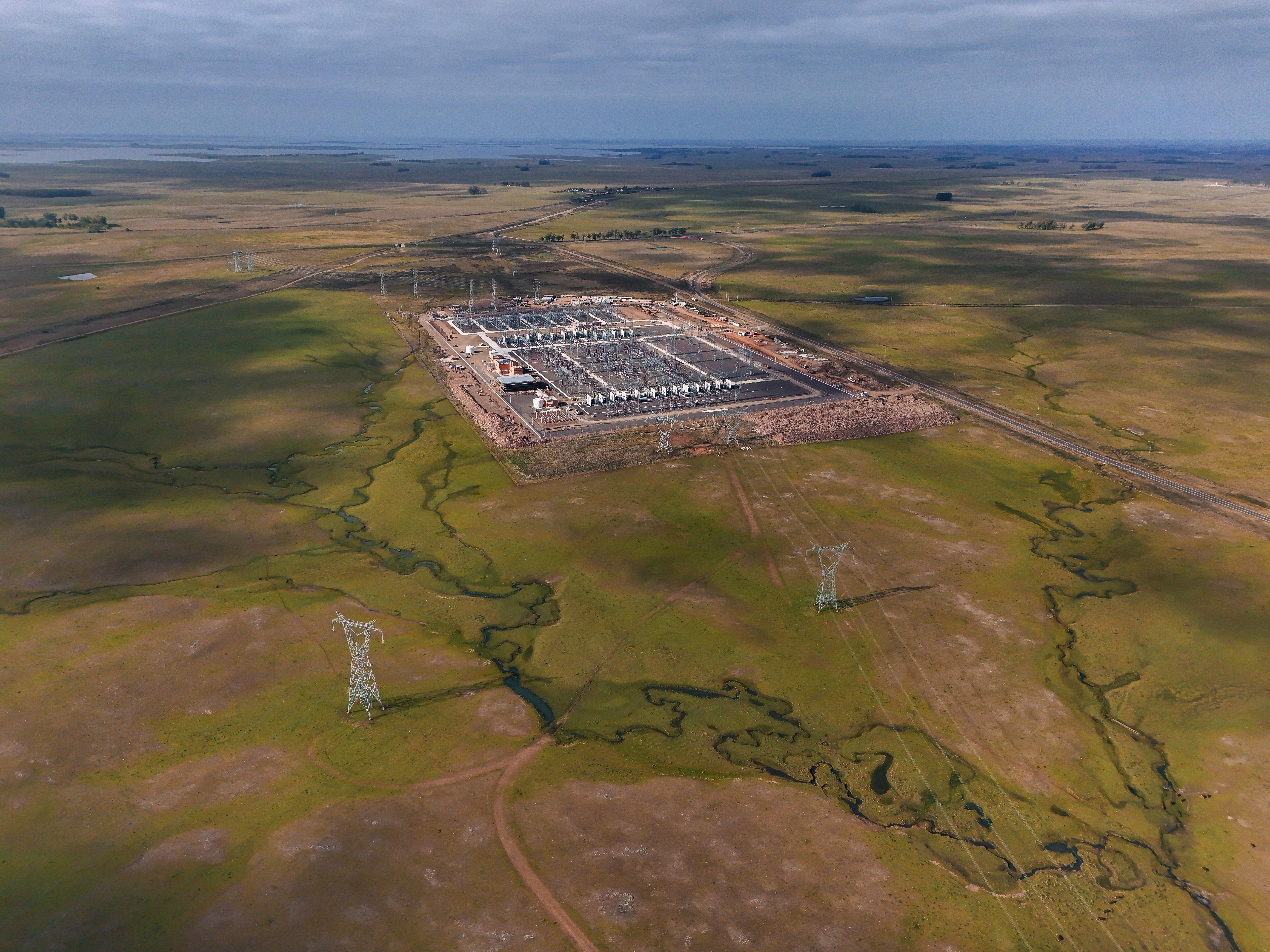 UTE energizó el primer tramo del Anillo Eléctrico del Norte de 500 kV 