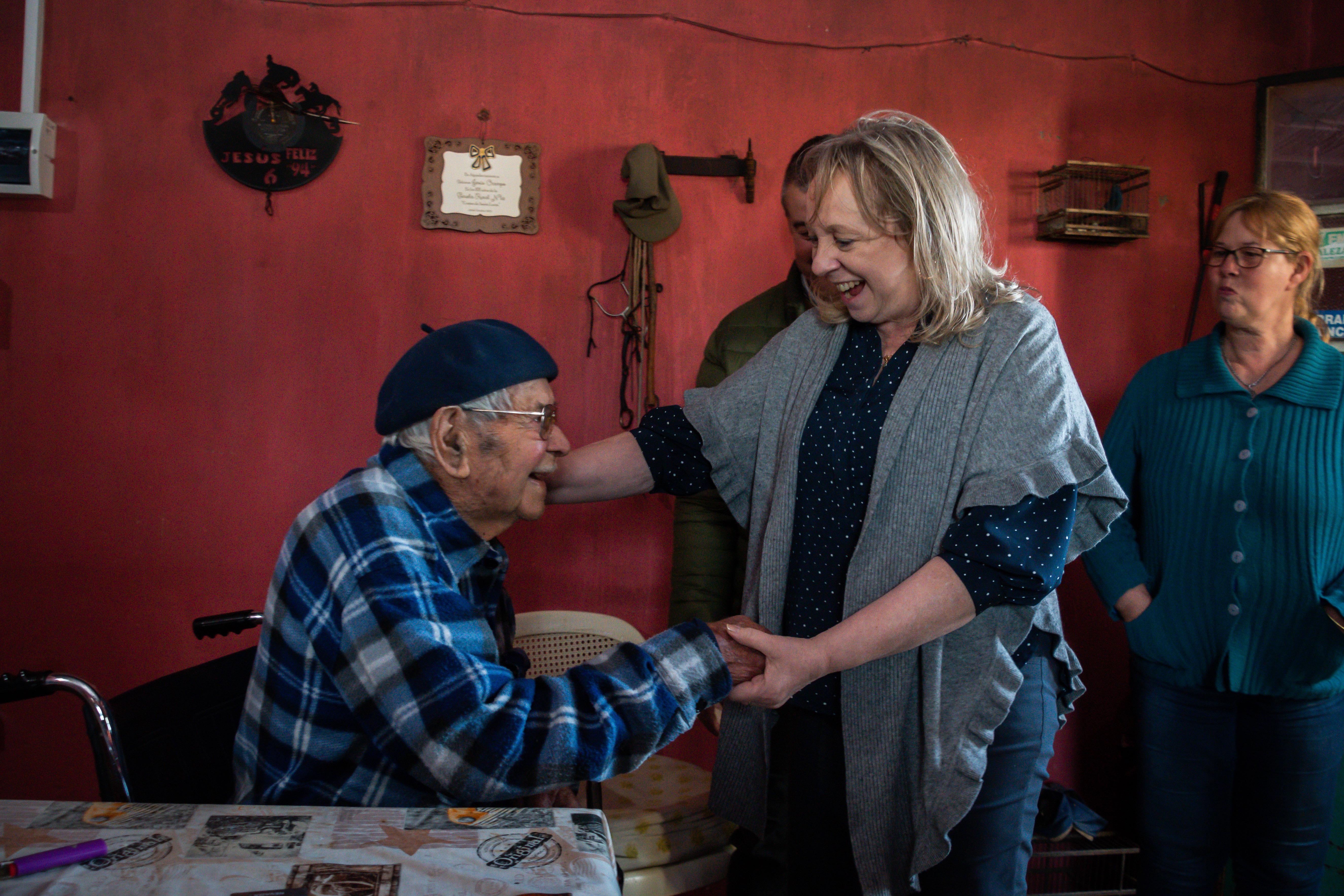 Un siglo de vida para Jesús: bienvenida la energía eléctrica