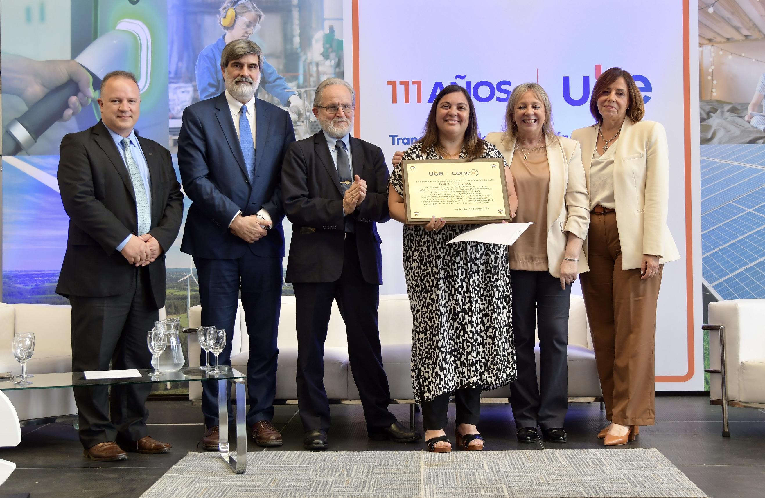 30° Aniversario de la Gerencia de Consultoría Externa (CONEX) de UTE