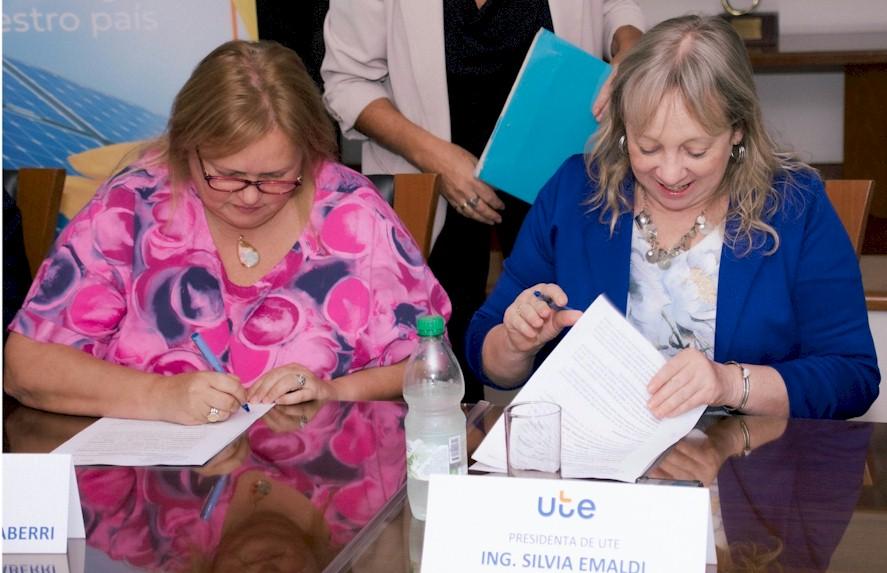 Presidenta de UTE Silvia Emaldi e Intendenta de San José Ana Bentaberri