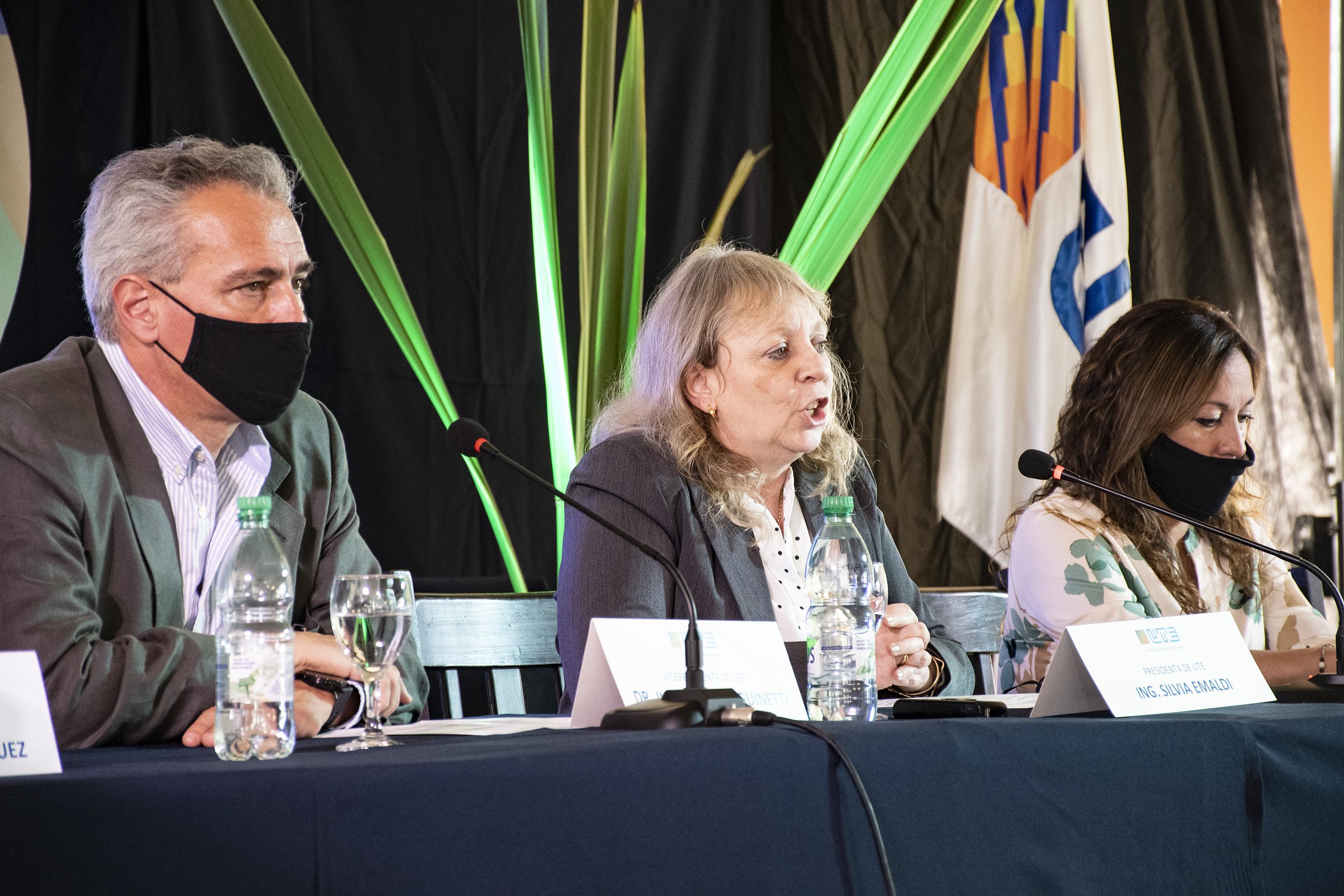Vicepresidente Julio Luis Sanguinetti, presidenta Silvia Emaldi y directora Fernanda Cardona