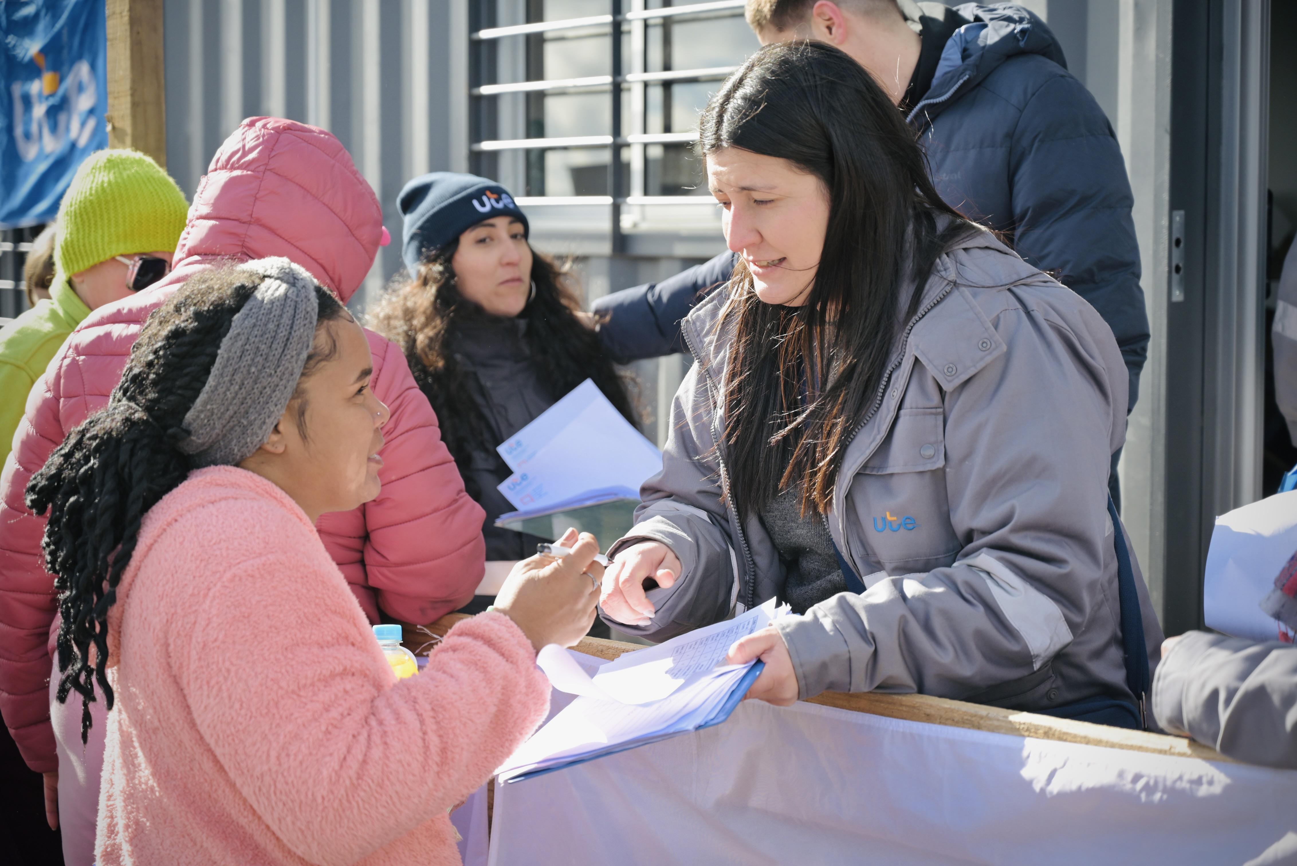400 hogares del Barrio Nuevo Comienzo se incorporan al Plan de Inclusión Social de UTE