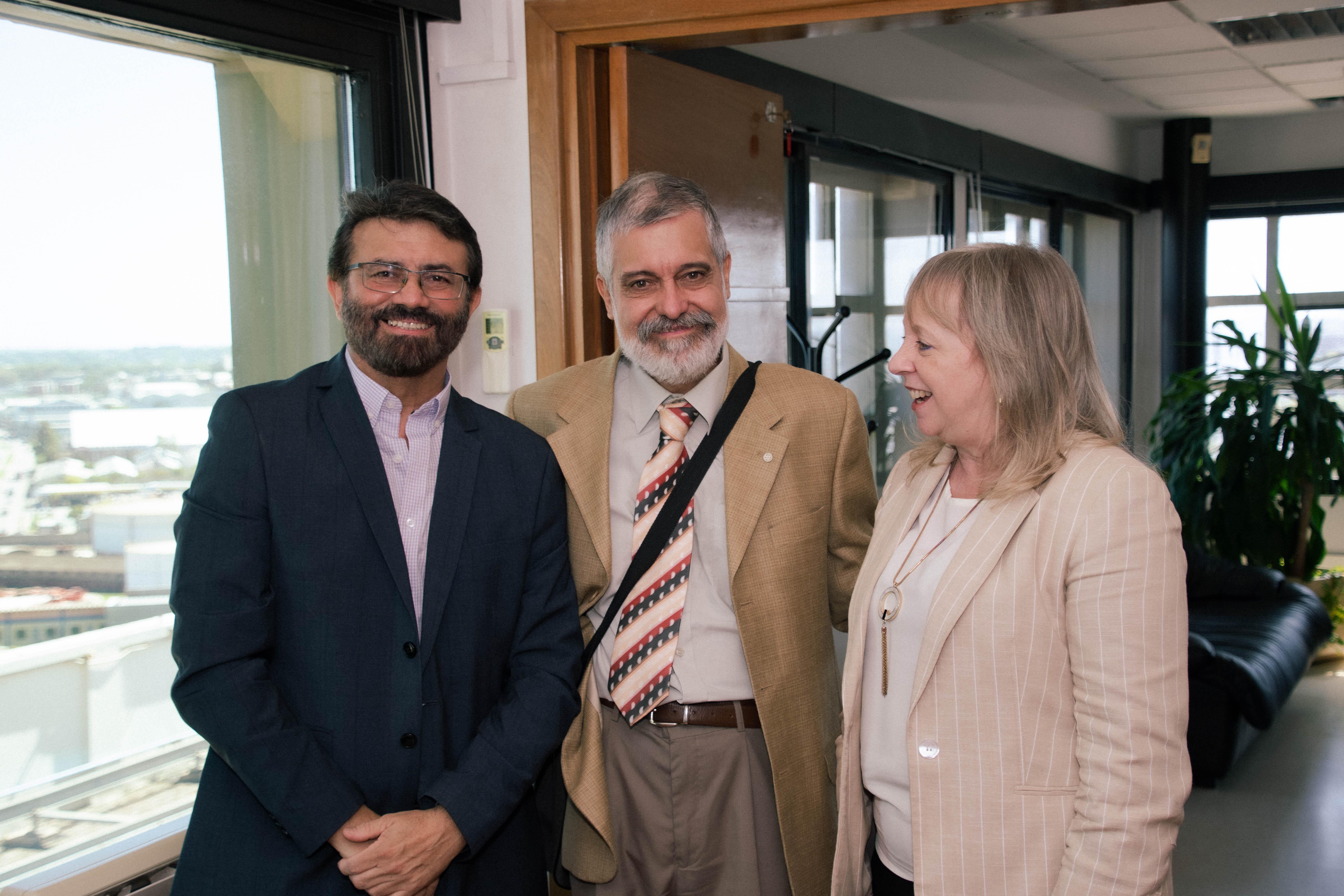 Roberto Auliso, Gonzalo Blasina director del INACAL, presidenta Emaldi.