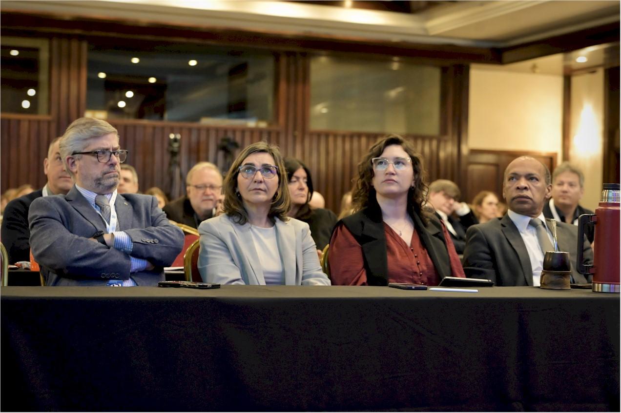El V Simposio CIER cerró en Montevideo con una mirada hacia las redes y ciudades del futuro