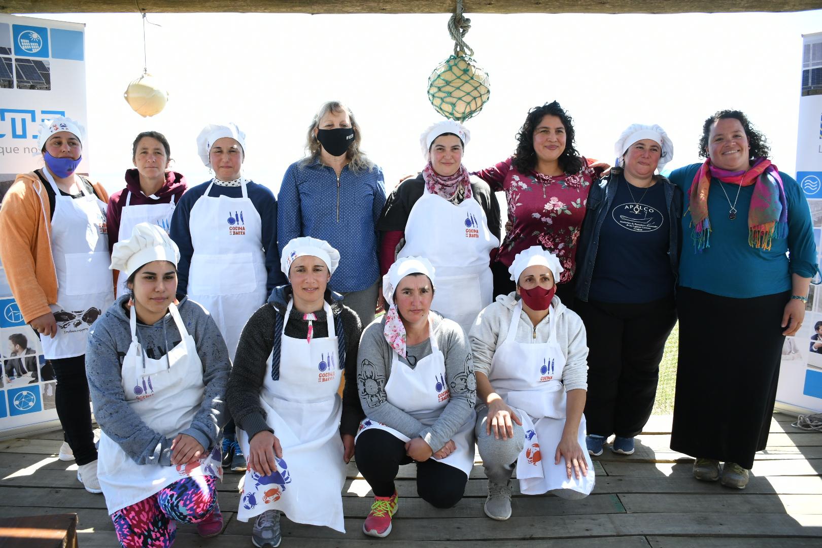 Pescadores y emprendedoras de “La Cocina de la Barra” con Silvia Emaldi