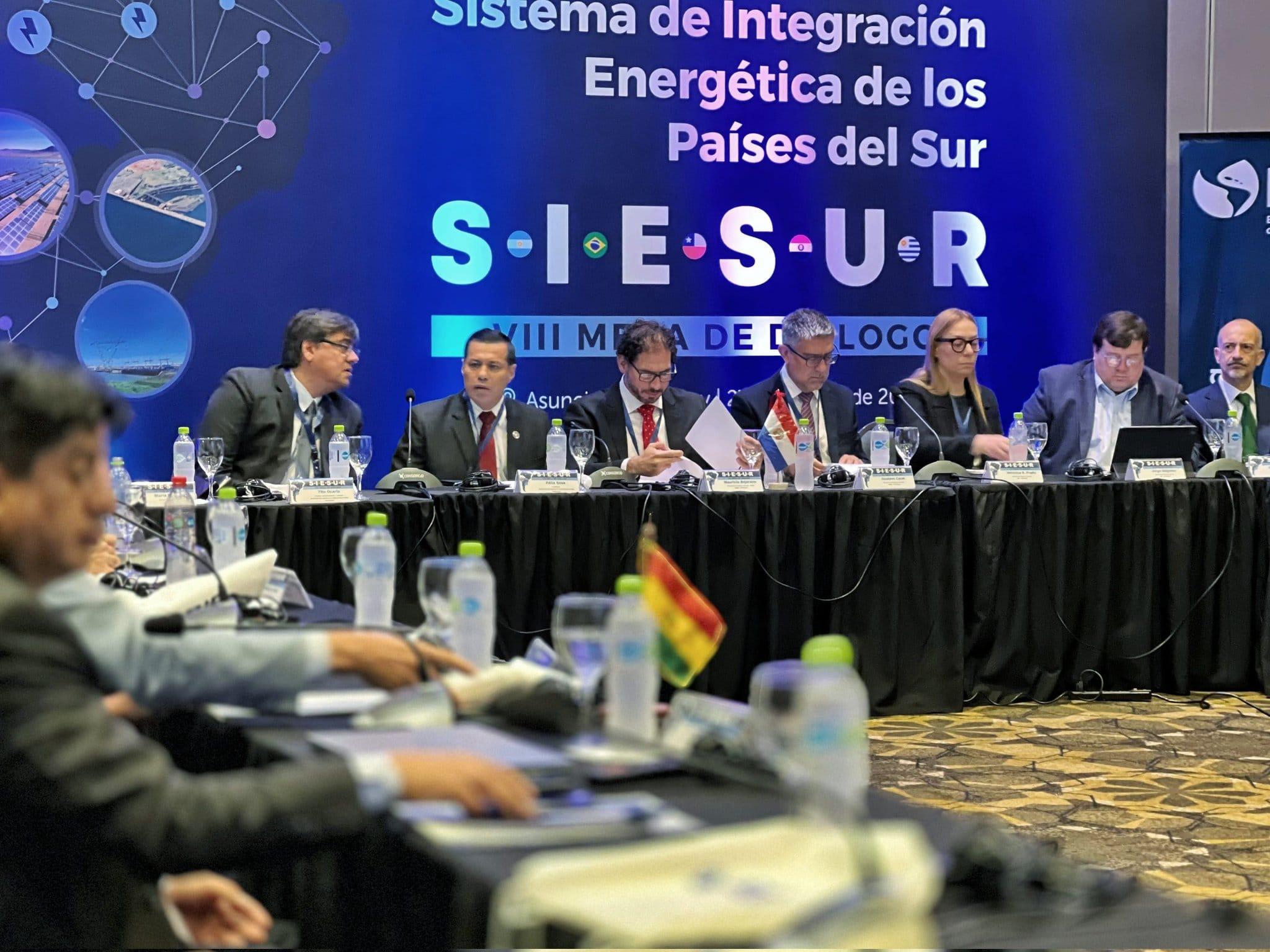 UTE participó de la VIII Mesa de Diálogo del Sistema de Integración Energética del Sur (SIESUR) realizada en Paraguay.